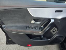 MERCEDES BENZ CLA 200D AMG DIGITAL AMBIENTAL full