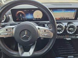 MERCEDES BENZ CLA 200D AMG DIGITAL AMBIENTAL full