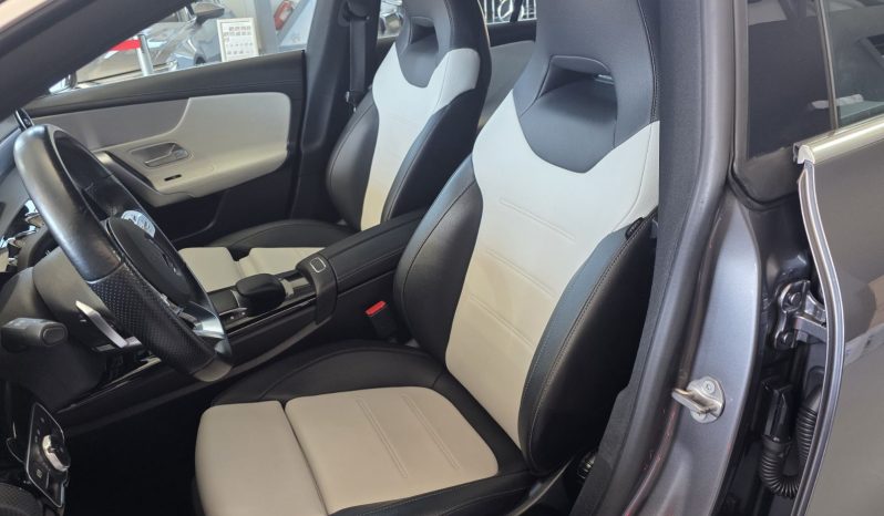 MERCEDES BENZ CLA 200 D COUPE AMG LINE full