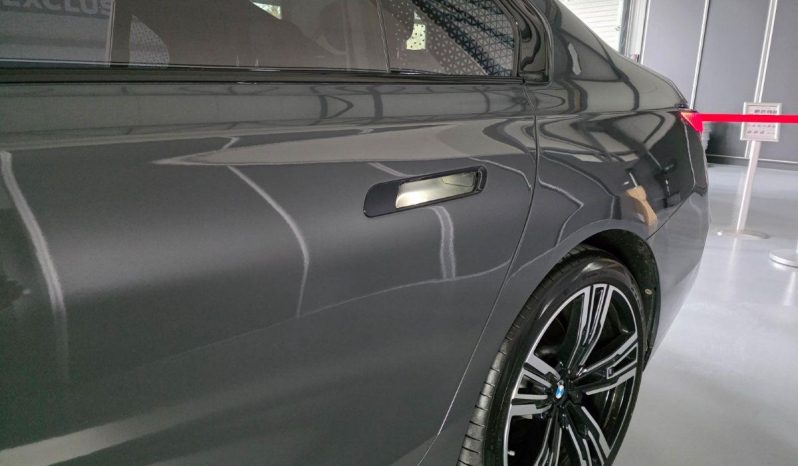 BMW 740d xDRIVE M-SPORT PANO 31″ TV B&W full