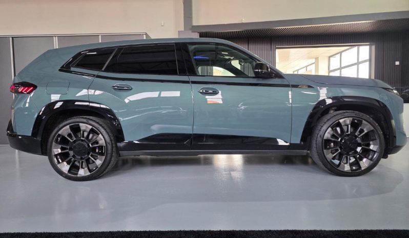 BMW XM 4.4 V8 xDRIVE M B&W 23” full